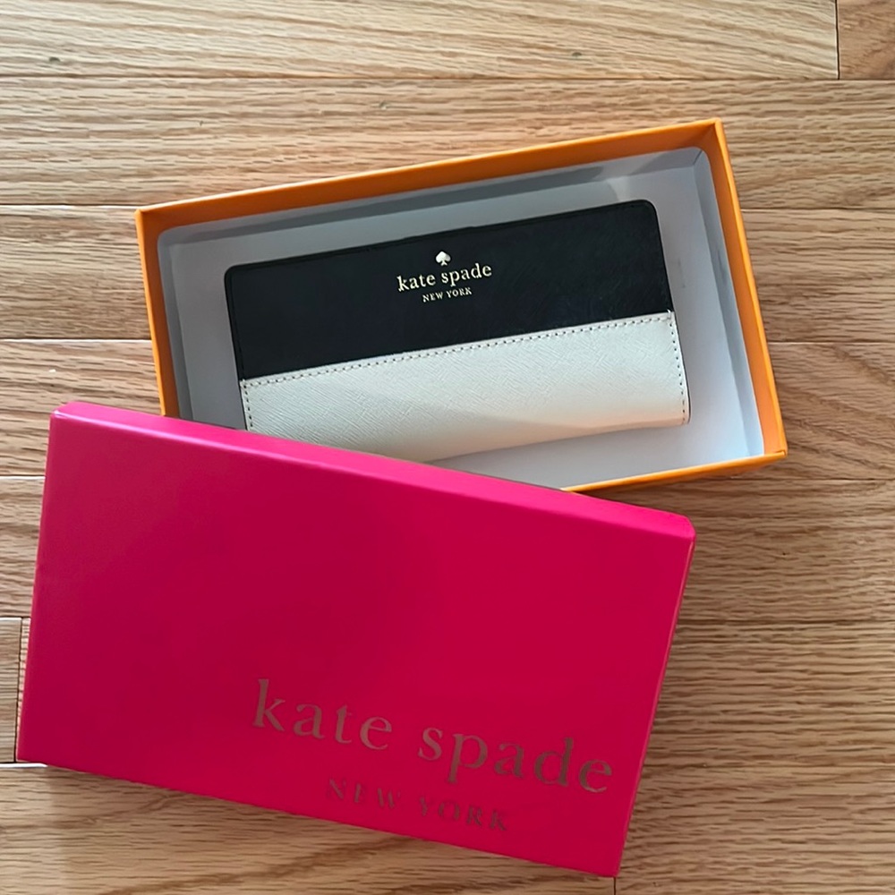 NWOT Kate Spade Wallet